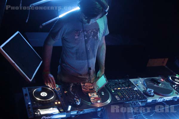 DJ EMILE OMAR - 2014-04-18 - PARIS - Point Ephemere - 